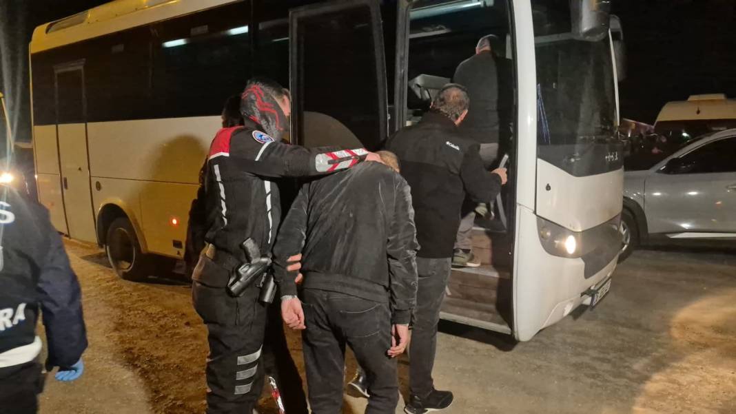 Ankara'da eğlence mekanlarına operasyon: 94 kadına idari işlem yapıldı 3